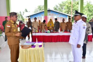 Bupati Saiful Lantik Penjabat Kades Manunggal Karya