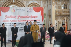Lantik 50 Panwas Kelurahan, Ryan Kono Minta Panwaslu Kelurahan Bisa Menjaga Integritas Penyelenggara