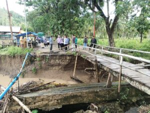 Thomas Mopili : Jembatan Desa Mootilango Telah Dianggarkan Untuk Dibangun