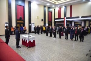 Kukuhkan 50 Pejabat Tinggi dan Fungsional, Marten Taha Minta Kembangkan ASN Jadi Kaum Profesional