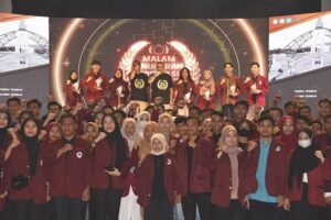 UNG Beri Penghargaan Mahasiswa dan Dosen Berprestasi