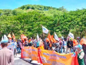 May Day! Sofyan Puhi Sambut Ratusan Buruh di DPRD Provinsi Gorontalo