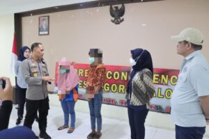 Dua Mucikari Ditangkap, Usai “Menjual” Anak di Bawah Umur melalui Aplikasi Michat