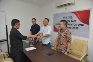 Dekan Fakultas Teknik dan Fakultas Ekonomi Mendaftar sebagai Calon Rektor UNG