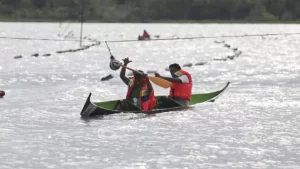 Kegembiraan dan Tantangan di Lomba Dayung Perahu Festival Pesona Danau Limboto