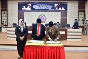 Bupati Pohuwato Terima Rekomendasi LKPJ 2022 dari DPRD dalam Rapat Paripurna