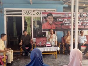 Laode Haimudin Merespon Positif Permintaan Modal Usaha dan Penerangan Jalan di Desa Buti