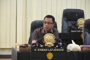 Wisuda TK Sampai SMA Tuai Kontroversi, Begini Tanggapan Erman Latjengke