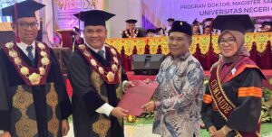 Para Wisudawan UNG Siap Berkontribusi sebagai Anggota IKA UNG