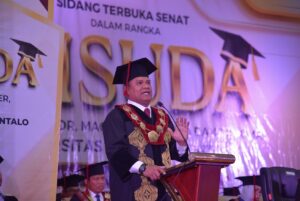 Rektor UNG: Kerja Keras Tidak Berakhir di Wisuda, Tetapi Berlanjut ke Masa Depan