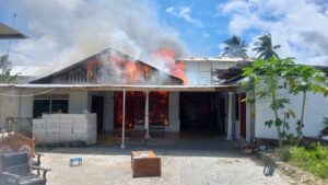 BREAKING NEWS: Sebuah Rumah Kos di Limboto Terbakar