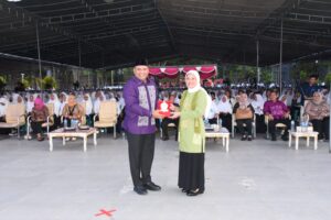 Mahasiswa Baru UNG Dapat Bimbingan Langsung dari Menaker RI