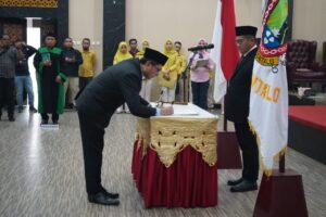 Marten Taha Lantik Pejabat Pimpinan Tinggi di Lingkungan Pemkot Gorontalo