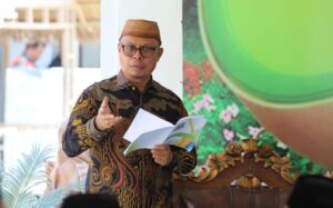 Roni Sampir Kukuhkan Pengurus Asosiasi BPD Kecamatan Tibawa