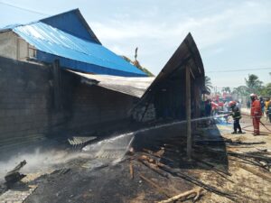 Gara-gara Bakar Sampah, Gudang di Telaga Terbakar