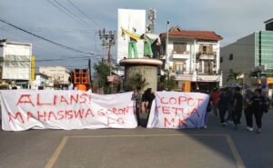 Aksi Demonstrasi di Gorontalo, MK Dinilai Mencederai Sistem Demokrasi