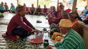 Duduk di Galampa Dhahuwali Benteng Ombonowulu, Azhari Angkat Sumpah