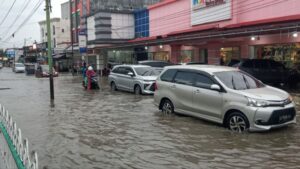 Hujan Deras Kembali Rendam Jalan di Kota Gorontalo