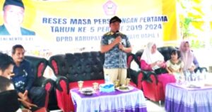 Beni Nento Salurkan Bantuan dan Serap Aspirasi di Desa Hulawa, Buntulia
