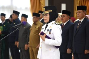 Merlan Uloli Resmi Jabat Bupati, Kebanggaan Baru bagi Perempuan Gorontalo