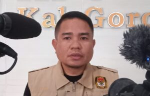 Penyortiran Surat Suara, KPU Kabgor Temukan Sejumlah Surat Suara Berlubang