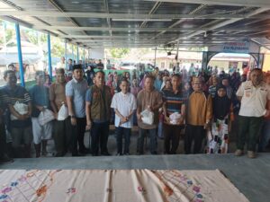 Musibah Gagal Panen, Nelson Serahkan Bantuan Sembako untuk Masyarakat Terdampak