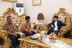 Momen Idul Fitri, Penjagub Ismail Silaturahmi Bersama Masyarakat