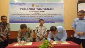 Perumda Tirta Limutu Teken MoU dengan Kejari Kabgor