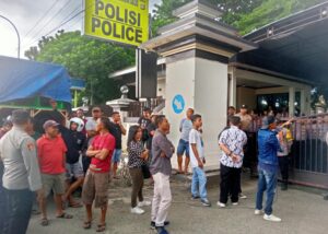 Diduga Terima Upeti dari Tambang Pohuwato, Puluhan Massa Tuntut Kapolda Gorontalo