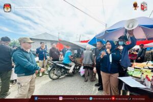 KPU Bonebol Gelar Sosialisasi Tahapan Pilkada di Pasar Tumbihe