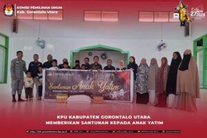 KPU Gorut Serahkan Santunan kepada Anak Yatim di Panti Asuhan Al-Izzah
