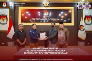 KPU Provinsi Gorontalo Gelar Serah Terima Jabatan Sekretaris KPU