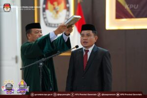 Roy Hamrain Resmi Dilantik sebagai Pengganti Antarwaktu Anggota KPU Provinsi Gorontalo