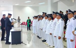 Kostantinus Lantik 12 Pj Kades, Satu Kades Diroling