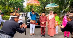 Prosesi Adat Mopotilolo Tandai Kepemimpinan Sukri Botutihe sebagai Bupati Gorontalo