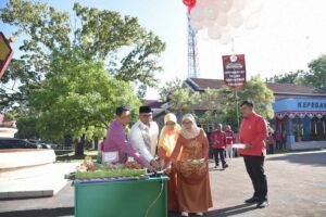 Civitas Akademika UNG Rayakan Hari Lahir Kampus dengan Apel Bersama