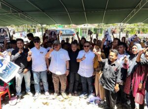 Tonny Uloli dan Marten Taha Kukuhkan Relawan di 3 Kecamatan Kabgor