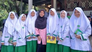 Santri Cerdas di Medan Politik