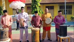 Kadis Dikbud Gorontalo Rusli W. Nusi Hadiri HUT SMKN 2 Gorontalo dan Peringatan Sumpah Pemuda