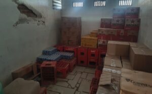 Polisi Temukan Ratusan Dus Miras di Rumah Penjual Miras Lokal