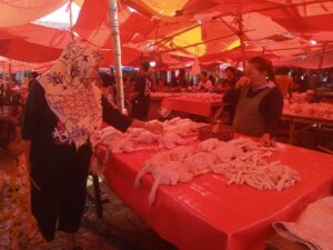 Jelang Ramadhan, Harga Daging Ayam di Pasar Kayu Bulan Limboto Naik