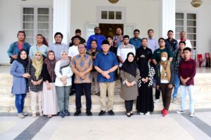 Gubernur Gusnar Ajak Media Evaluasi 100 Hari Pertama