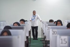 Rektor UNG Tinjau Langsung Pelaksanaan UTBK-SNBT 2025