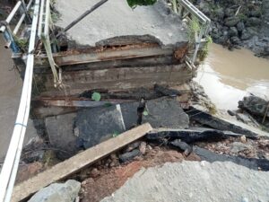 Jembatan di Wonosari Putus, Janji yang Pernah Ada Hanyut Dibawa Banjir