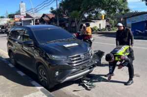 Lampu Jalan Padam, 2 Pengendara Sepeda Motor Hantam Mobil hingga Tewas