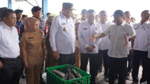 Gubernur Gorontalo dan Menteri Kelautan Perikanan Sepakat Kembangkan Budi Daya Rumput Laut
