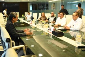 Gusnar Ismail Bertemu Sandiaga Uno, Bahas Pembangunan dan Rencana Pendirian Bank Daerah