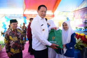 Baznas Salurkan Paket Bantuan ke Guru dan Siswa SMA Popayato Barat