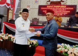 Wakil Bupati Gorontalo Serahkan Laporan Pertanggungjawaban APBD 2024 ke DPRD
