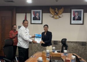 Gubernur Gusnar Paparkan Destinasi Unggulan di Hadapan Wamen Pariwisata